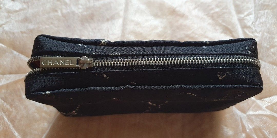 Chanel Wallet (Category: Luxury Bags & Wallets) located in Manila. Submitted by mybrandshop (Listing ID 1281462277, Image 1). Description: Chanel Wallet Authentic hologram intact Nylon looks like new size: L 16cm x H 9cm x W 3.8cm.