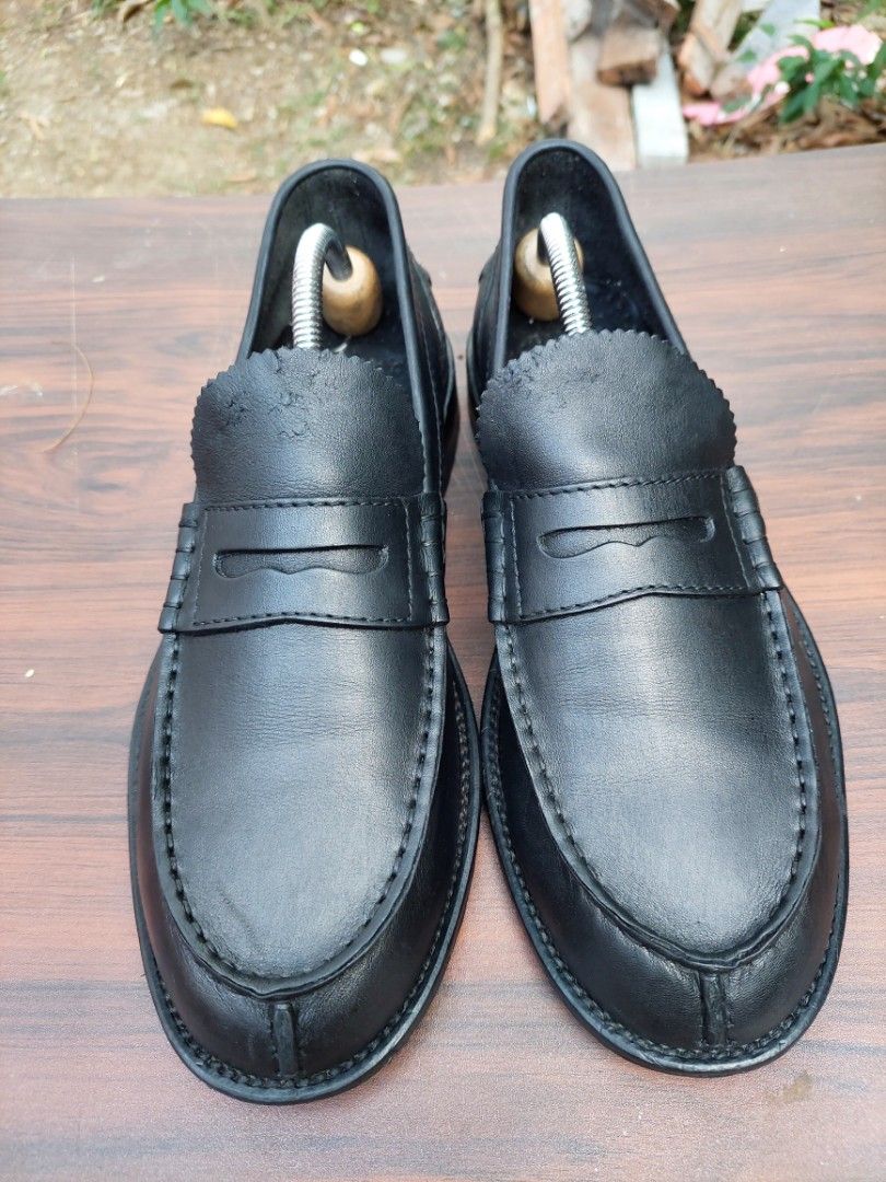 CLARKS LEATHER LOAFERS SIZE 10 MEN. Men s Fashion Footwear