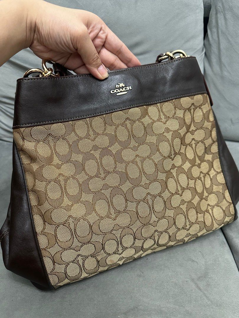 Coach signature clearance outline small lexy