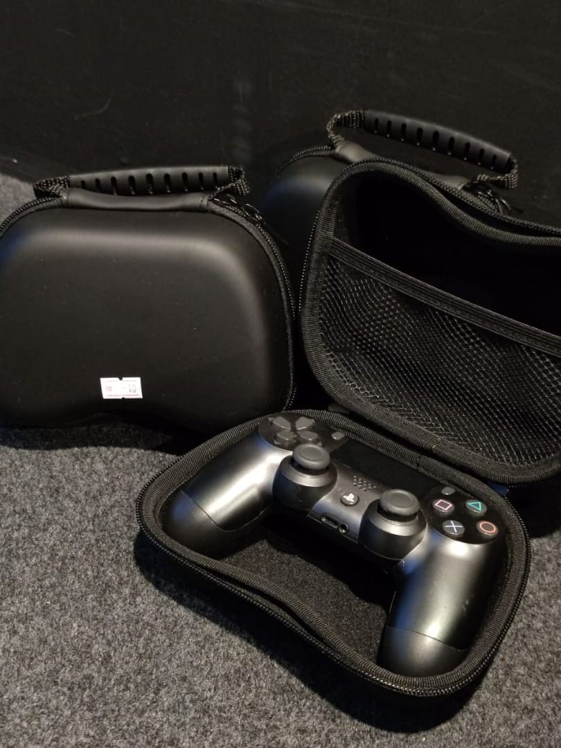 CONTROLLER HARD CASE (Category: Cases & Covers) located in Petaling Jaya. Submitted by aikilyugaming (Listing ID 1281538066, Image 3). Description: Controller Hard Case Price : Rm 10.00 Colour : Black ✅Dualshock 4 ✅Dualshock 5 ✅Xbox Controller Self Pickup / Lalamove / Postage Berminat boleh hubungi kami 👇 Aikilyu Gaming : 0132309633 📍 Address : 5-1 Jalan Camar 4/5A, Seksyen 4 Kota Damansara, 47810 Petaling Jaya, Selangor 📍 Business Hours : Tue