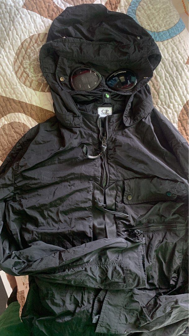 CP COMPANY GOOGLE JACKET BLACK Men s Fashion Activewear on Carousell