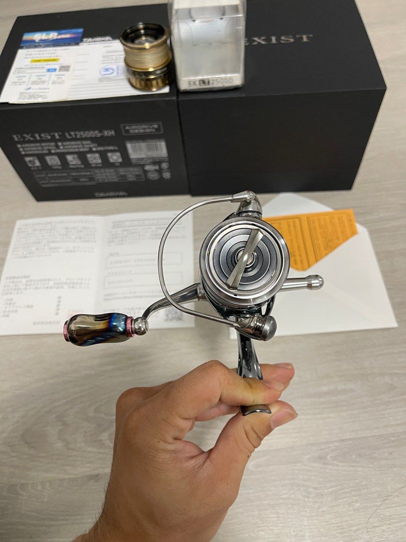 Moulinet De Pêche Daiwa Exist LT 2500 S-XH - Modèle Japon - Occasion En état De Fonctionnement - Ratio 5.2:1 - 12 Roulements