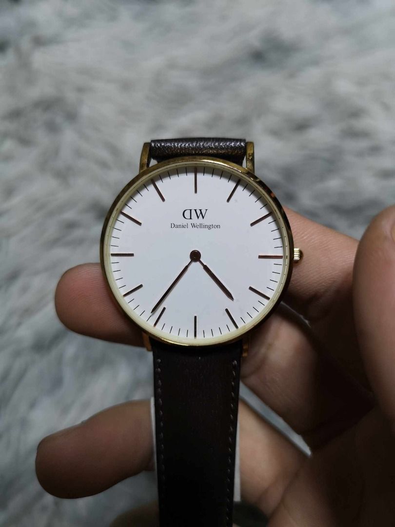 Daniel wellington top on wrist
