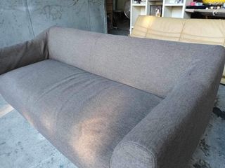 Daybed sofa - fully washable  72L x 33W x 16H seat height inches Sandalan height 28 inches In good condition