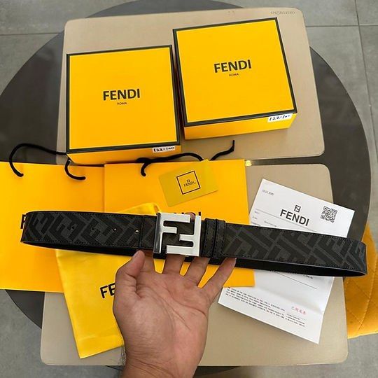 Fendi gift box 2025