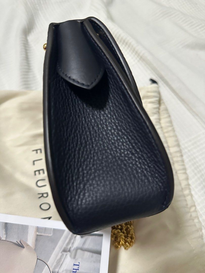 Fleuron mini Magnolia (Category: Luxury Bags & Wallets) located in Quezon City. Submitted by reivia.vend (Listing ID 1281529839, Image 3). Description: With dust bag.