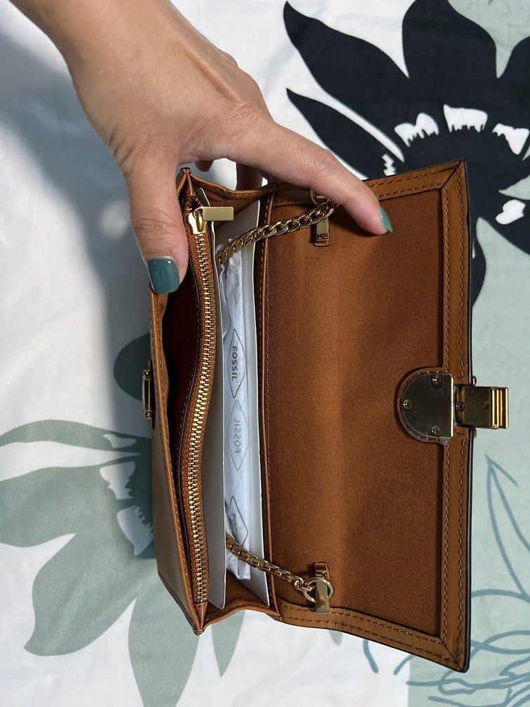 Fossil chain wallet hotsell