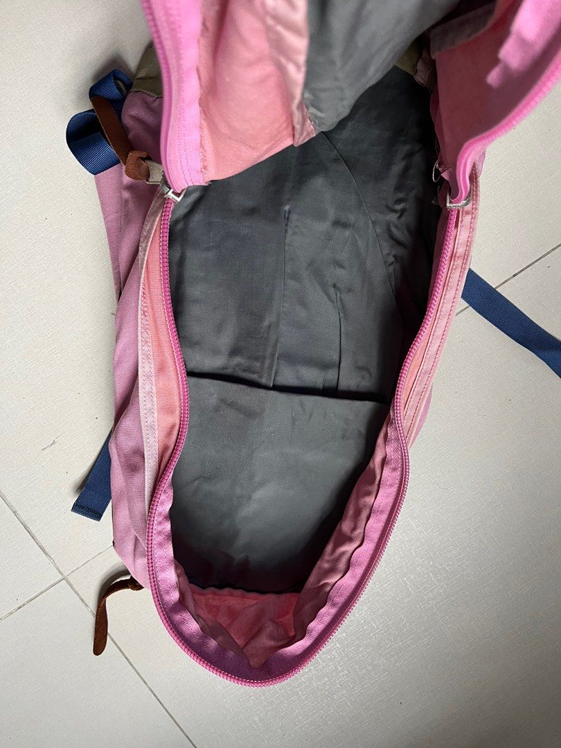 Gregory backpack （分類：背包）位於 Hong Kong。 由 cmhang5 提交（商品編號 1281449042，圖片 3）。簡介： 現況出售。