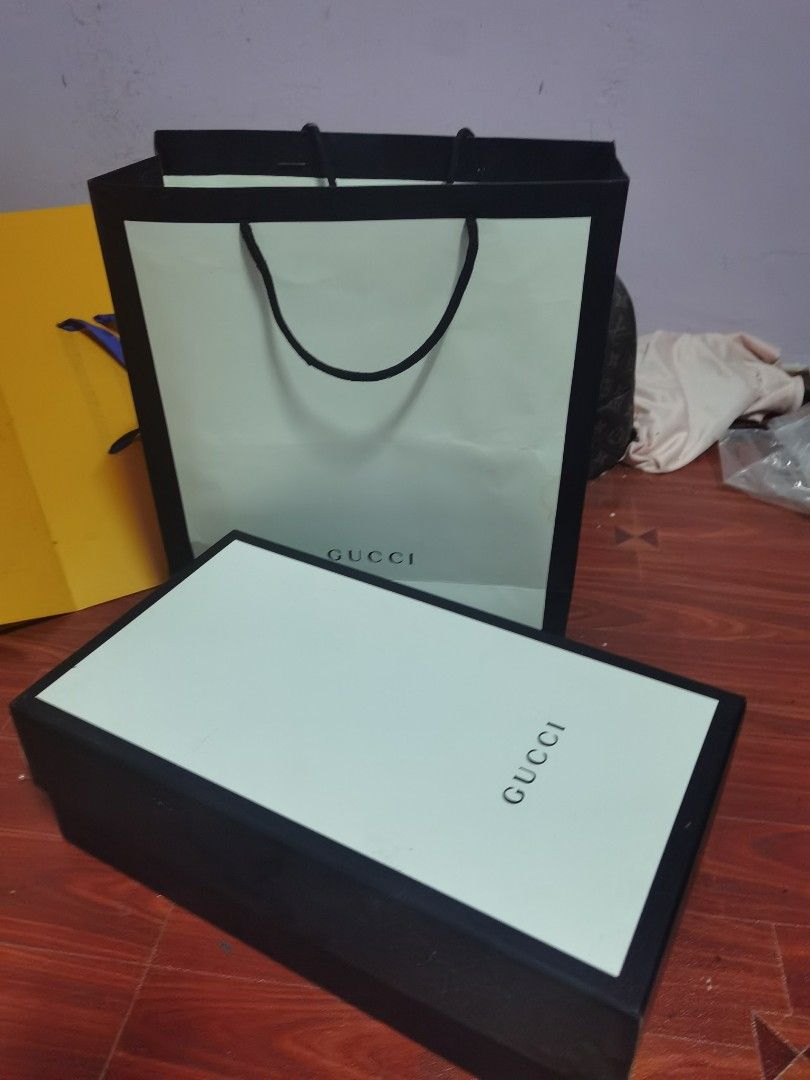 Gucci hotsell sandals box