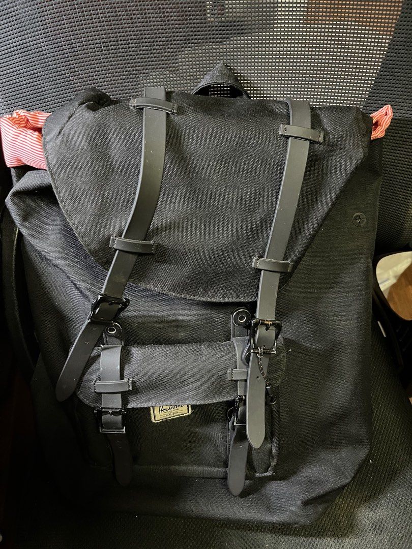 Hershel Backpack (Category: Backpacks) located in Singapore. Submitted by pixelandcam (Listing ID 1281609532, Image 1). Description: Got it as a gift. Have newer bags now so want to clear this. The part with the string, can’t be tighten as it fell out so it was replaced with a shoelace to tighten the bag. Still looks great on the outside and able to use and fully functions. .