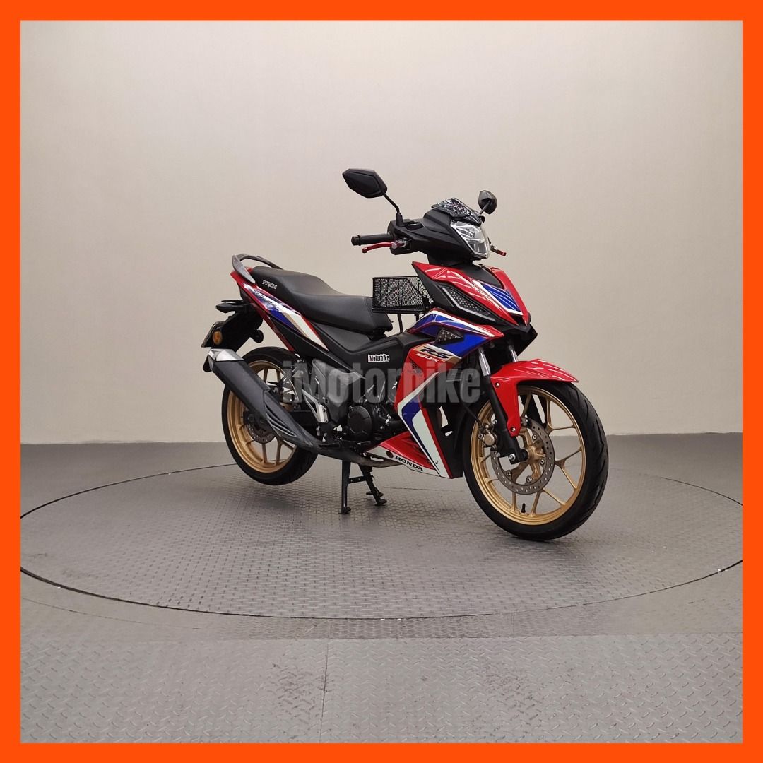 Rs150r 2021 top
