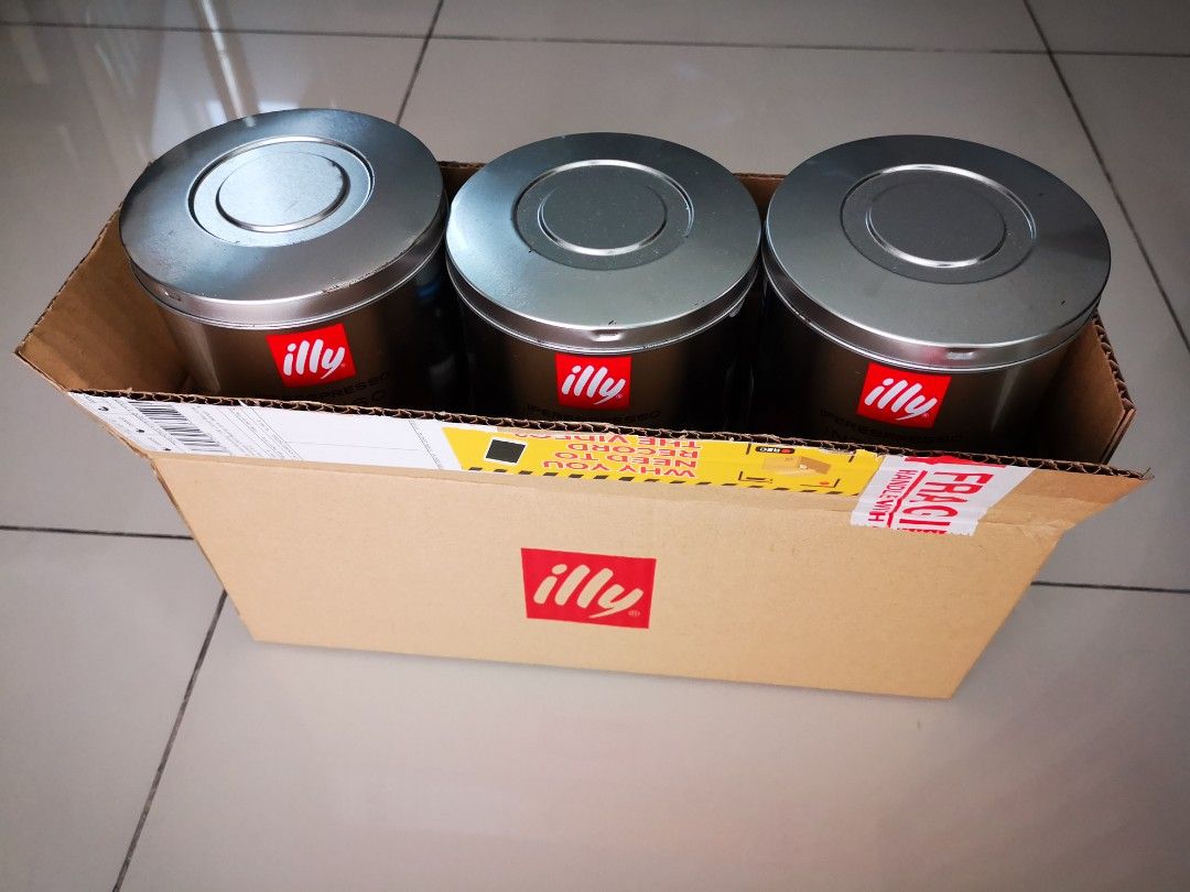 illy empty cans (Category: Coffee & Tea Tableware) located in Petaling Jaya. Submitted by alexstation (Listing ID 1281463673, Image 3). Description: illy empty cans Condition like shown in photos. RM3/cans P/s: the can is empty without coffee capsule inside..