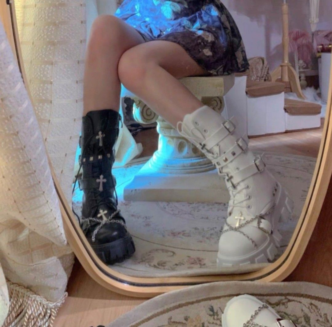 Jirai kei lolita gothic white and black boots
