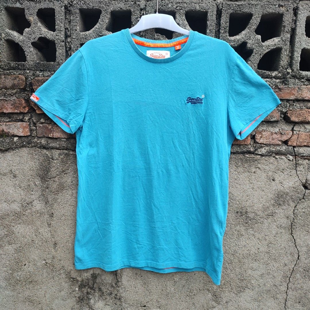 KAOS SUPERDRY SIZE L, Fesyen Pria, Pakaian Atasan di Carousell