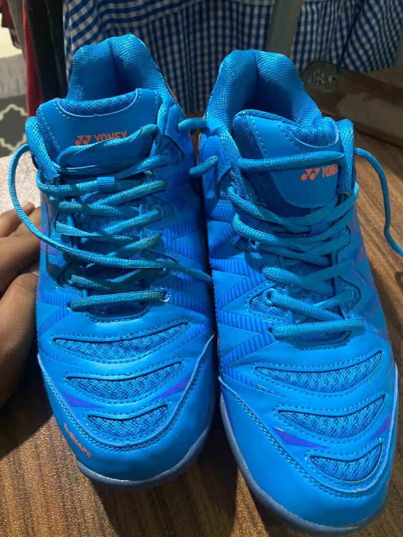 Kasut Badminton Yonex