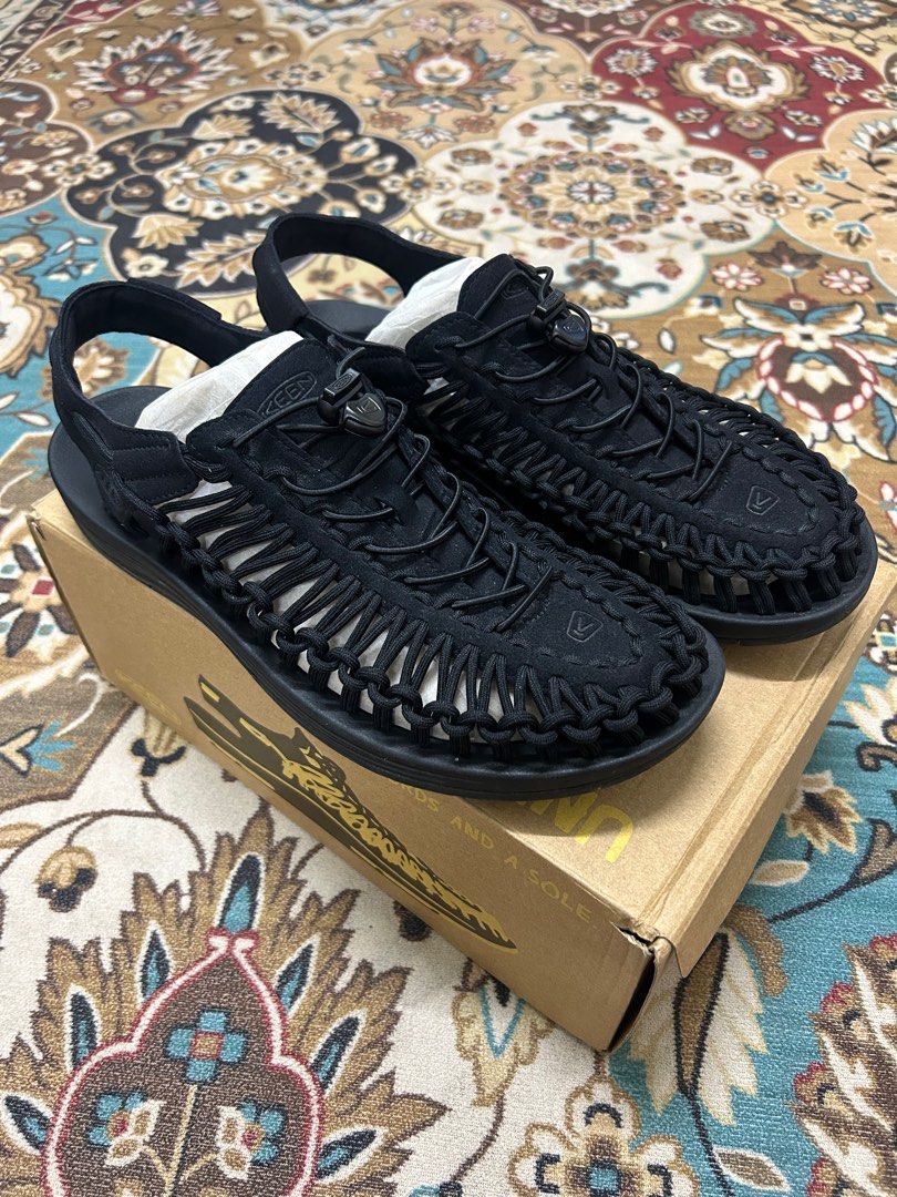 KEEN UNEEK BLACK Men s Fashion Footwear Flipflops and Slides