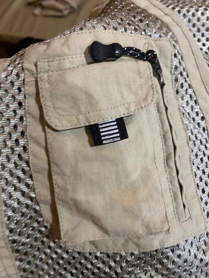 Kjiel Vest (Category: Vests) located in Malaybalay. Submitted by mattokit21 (Listing ID 1281454565, Image 2). Description: K Jeil 21x24.5 M-XL Excellent Condition Minimal stain seen on pic Mine 399.