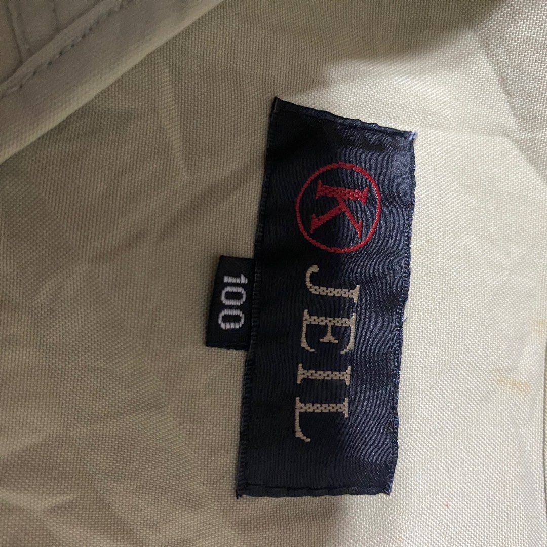 Kjiel Vest (Category: Vests) located in Malaybalay. Submitted by mattokit21 (Listing ID 1281454565, Image 3). Description: K Jeil 21x24.5 M-XL Excellent Condition Minimal stain seen on pic Mine 399.