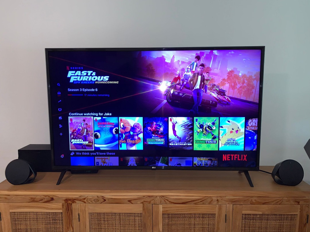 LG 55 inch Ultra HD 4K LED Smart TV 55UK6320 500 priced to sell, TV