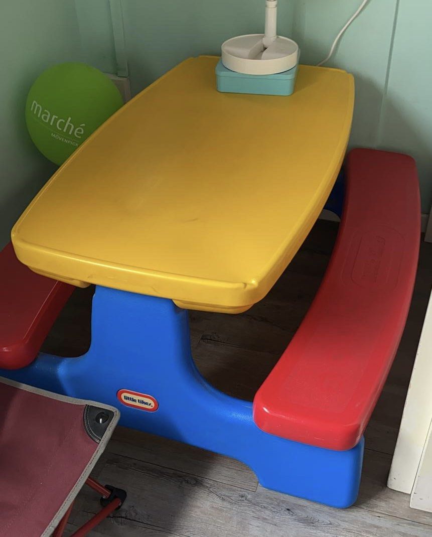 Little tikes table and bench hotsell