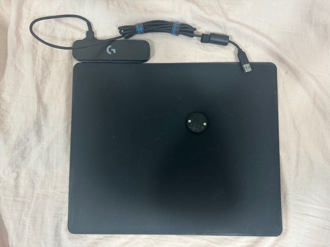 Logitech wireless sales charging mouse pad