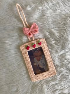 [MADE TO ORDER] Strawberry crochet photocard holder (kpop, ppop, pc, pcs)