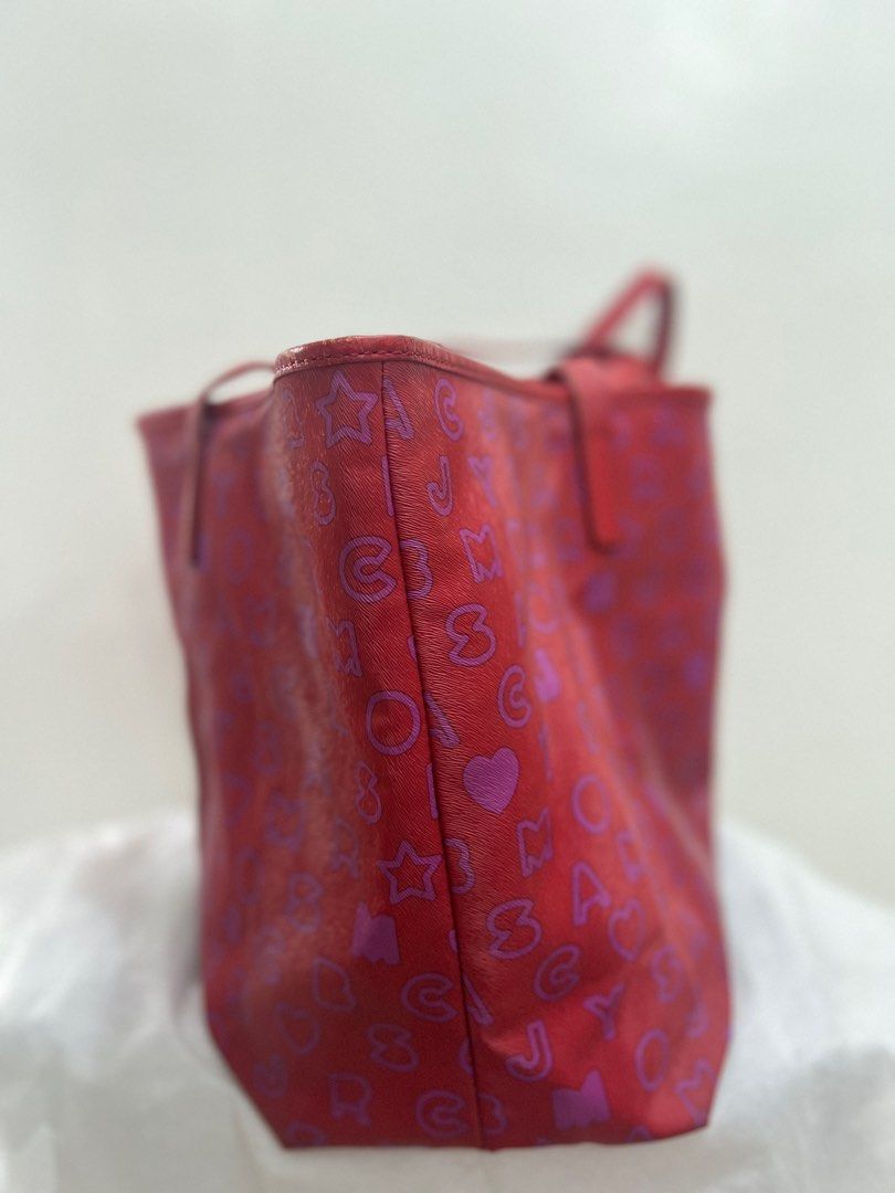 Authentic Marc Jacobs Tote Bag (Category: Luxury Bags & Wallets) located in Valenzuela. Submitted by mnstr.boutique (Listing ID 1281622764, Image 2). Description: Marc Jacobs Tote Bag 💫Condition: Original/Preloved 💫Color: Red 💫Totebag 💫MOP: Gcash / BDO 💫Onhand Tags: #onhand #onhandph #marcjacobsph #marcjacobs #mjph #mj #redph #red #totebagph #totebag #shoulderbagph #shoulderbag #originalph #original #prelovedph #preloved #mnstrboutique.