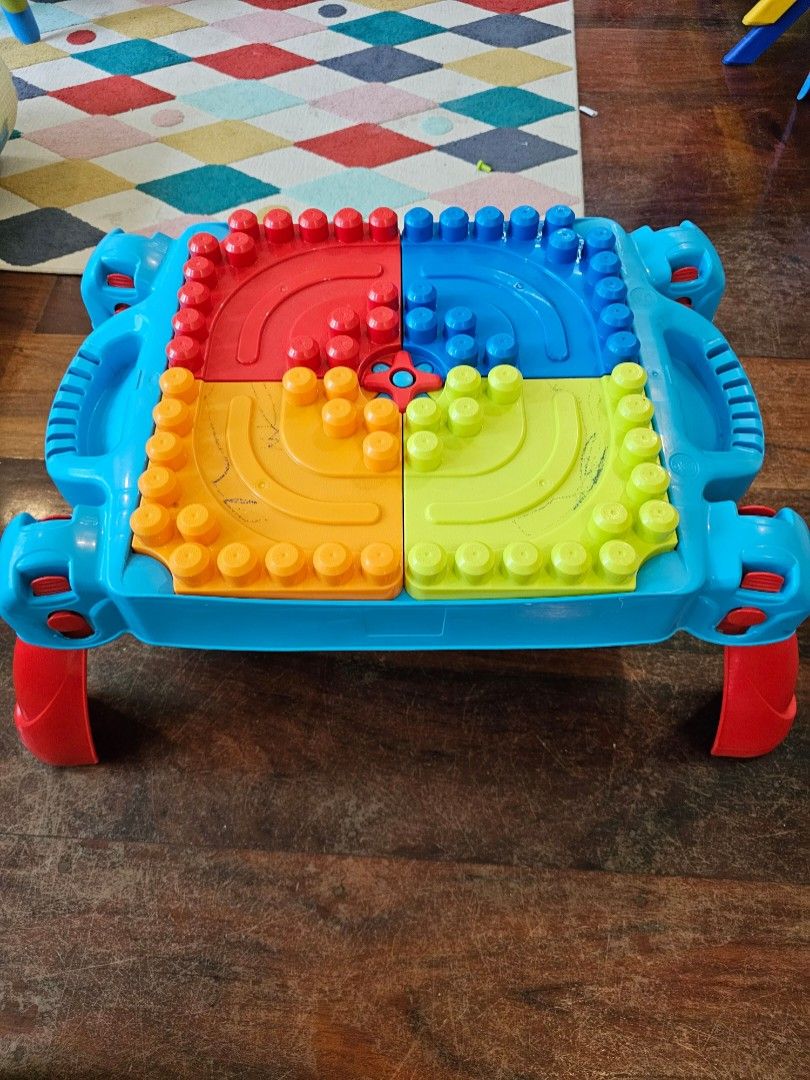 Mega bloks build and shop go table