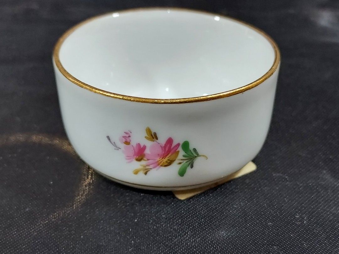 Meissen Pfeiffer Time 1924-1934 (Category: Vases & Decorative Bowls) located in General Santos City (Dadiangas). Submitted by a69230fa2d2f6b3abc1e6c8c42d80f (Listing ID 1281436148, Image 3). Description: nice little bowl from Meissen age 1924-1934.