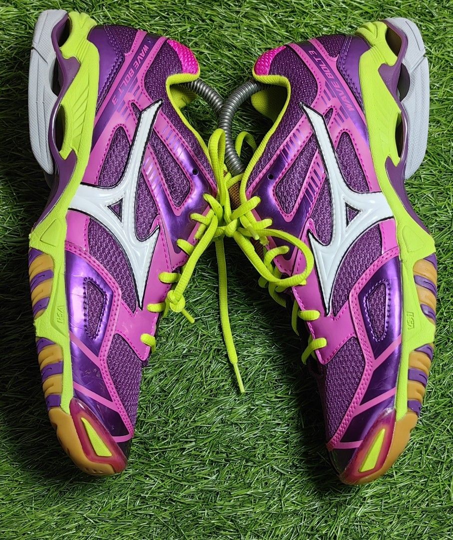 Mizuno wave hot sale bolt 3 pink