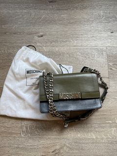 (Category: ) located in . Submitted by vthriftstore (Listing ID 1281474445, Image 1). Description: .
