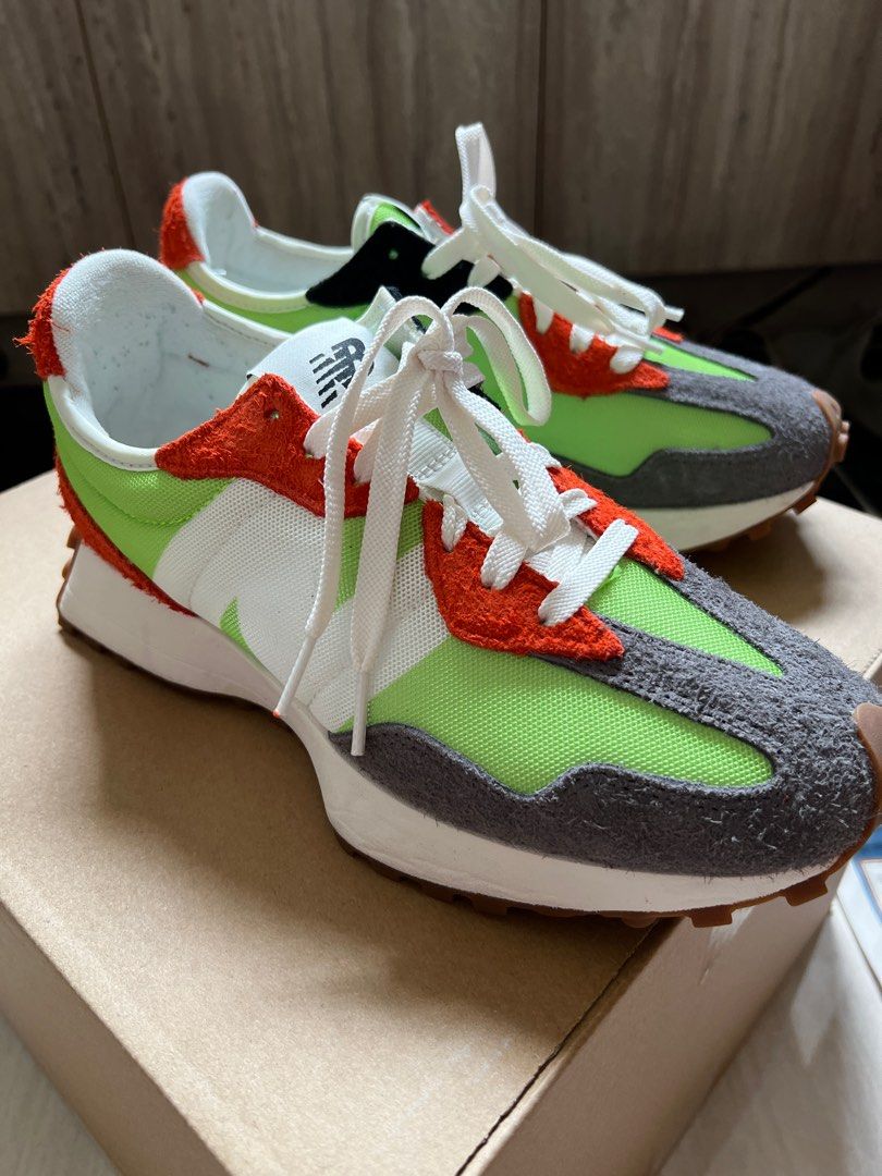 New Balance 327 Trainers