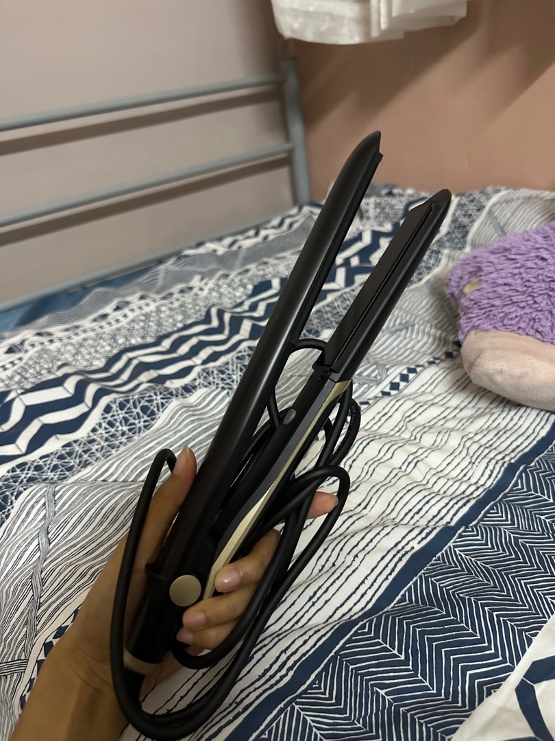 NEW hair straightener