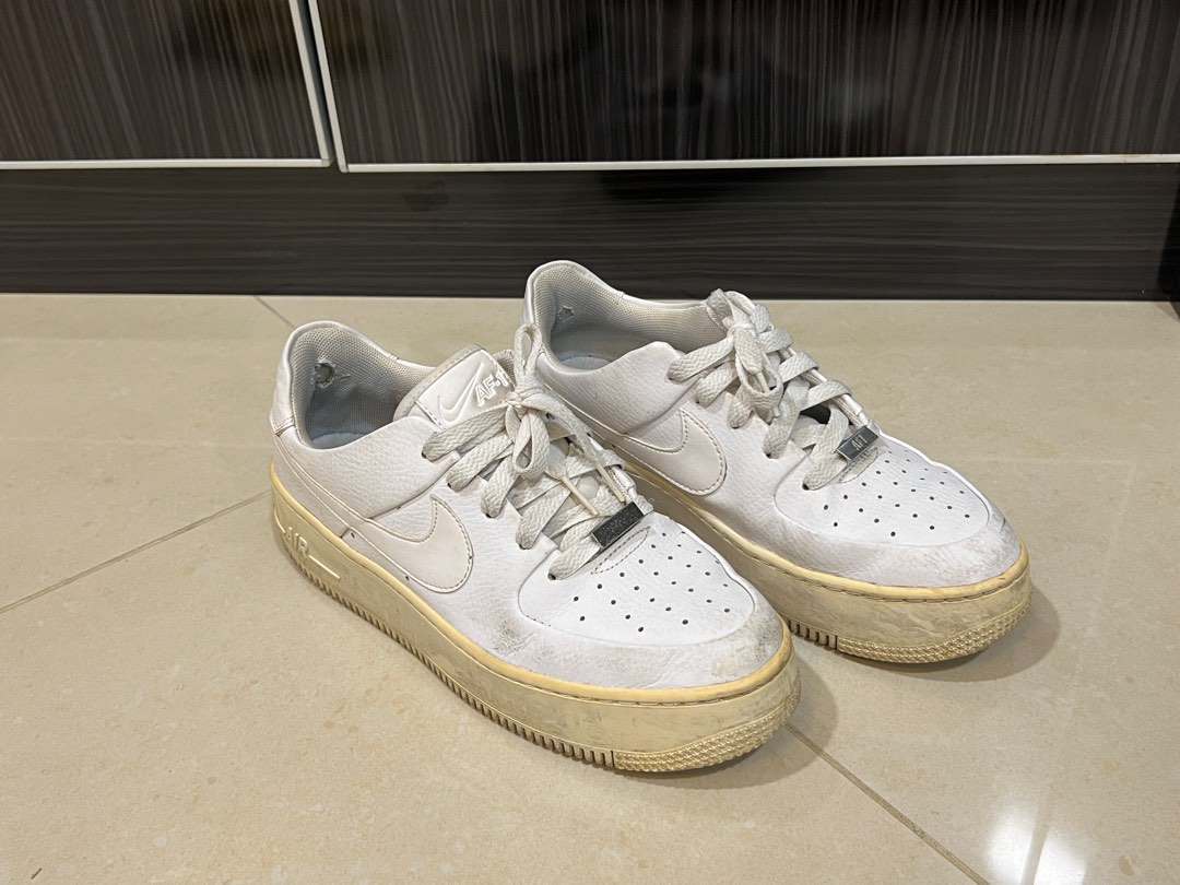 Old air sale force 1 shoes