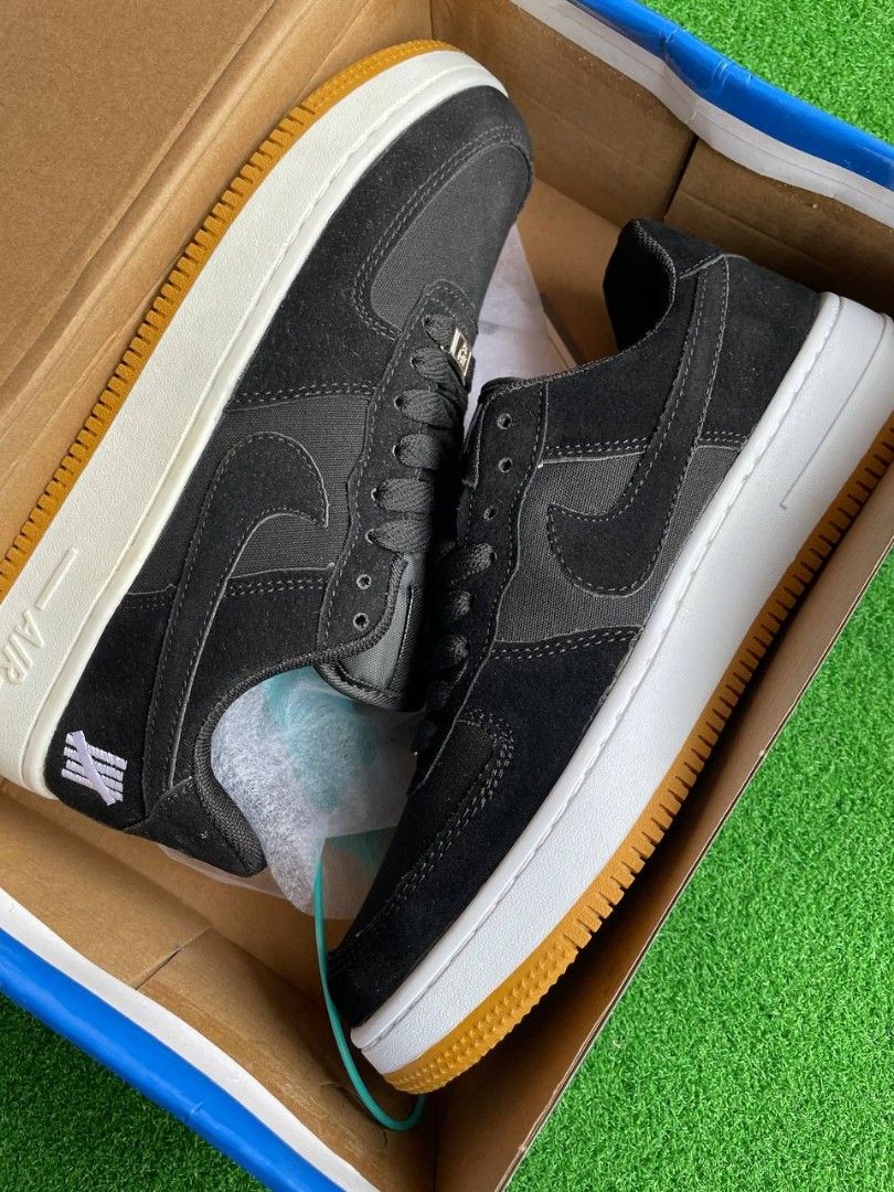 Air force 1 deals black white gum sole