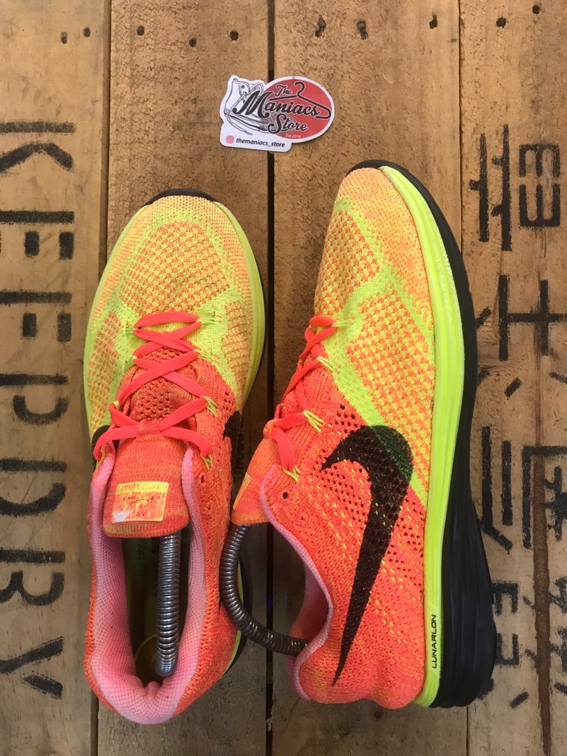 Nike flyknit size best sale 3