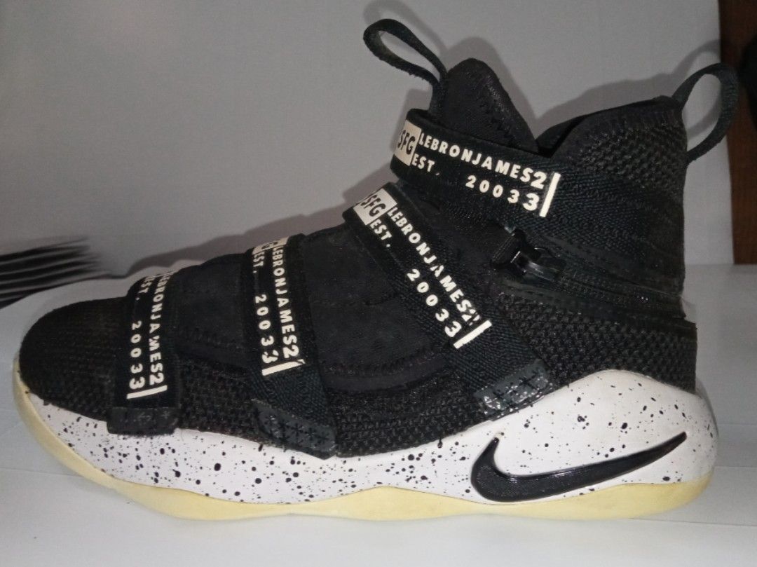 Nike lebron 33 discount