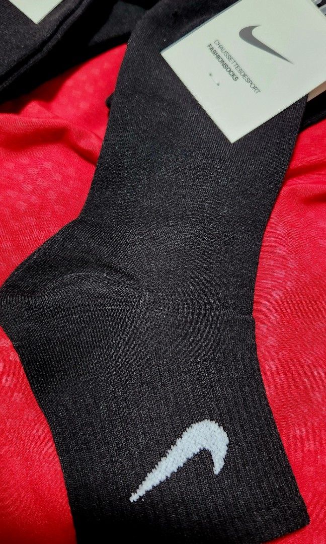 Nike socks free delivery on sale