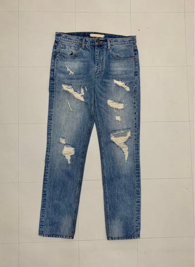 Off White Diagonal Distressed Denim Jeans Pants (Category: Jeans) located in Makati City. Submitted by bzspr (Listing ID 1281433156, Image 3). Description: Off White Denim Pants Embroidered diagonal design at the back 1 Large (Waist 33-34 inches) 1 Medium (Waist 31-32 inches) Same length (42.5 inches) .