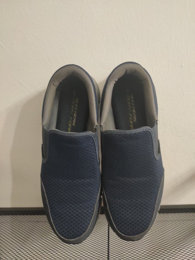 Skechers relaxed fit hot sale memory foam dual lite