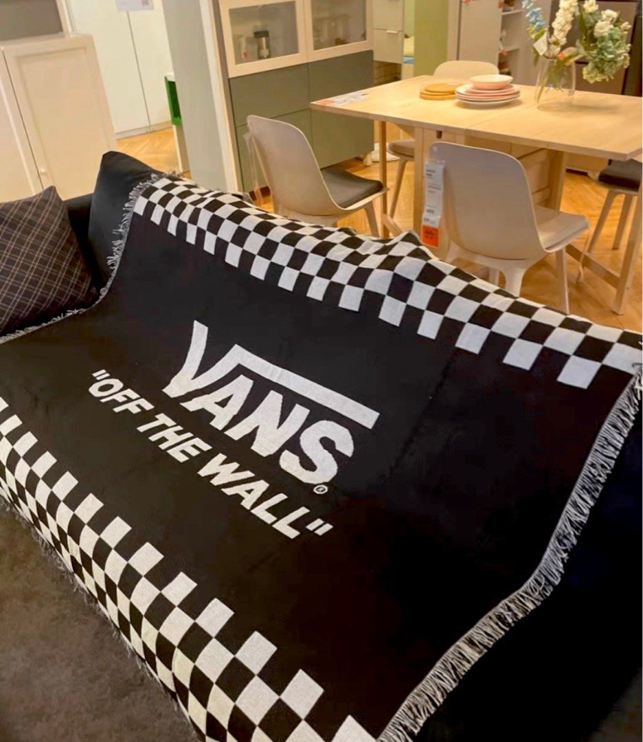 Vans off the wall blanket best sale
