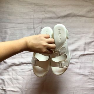 Parisian wedge heels sandals