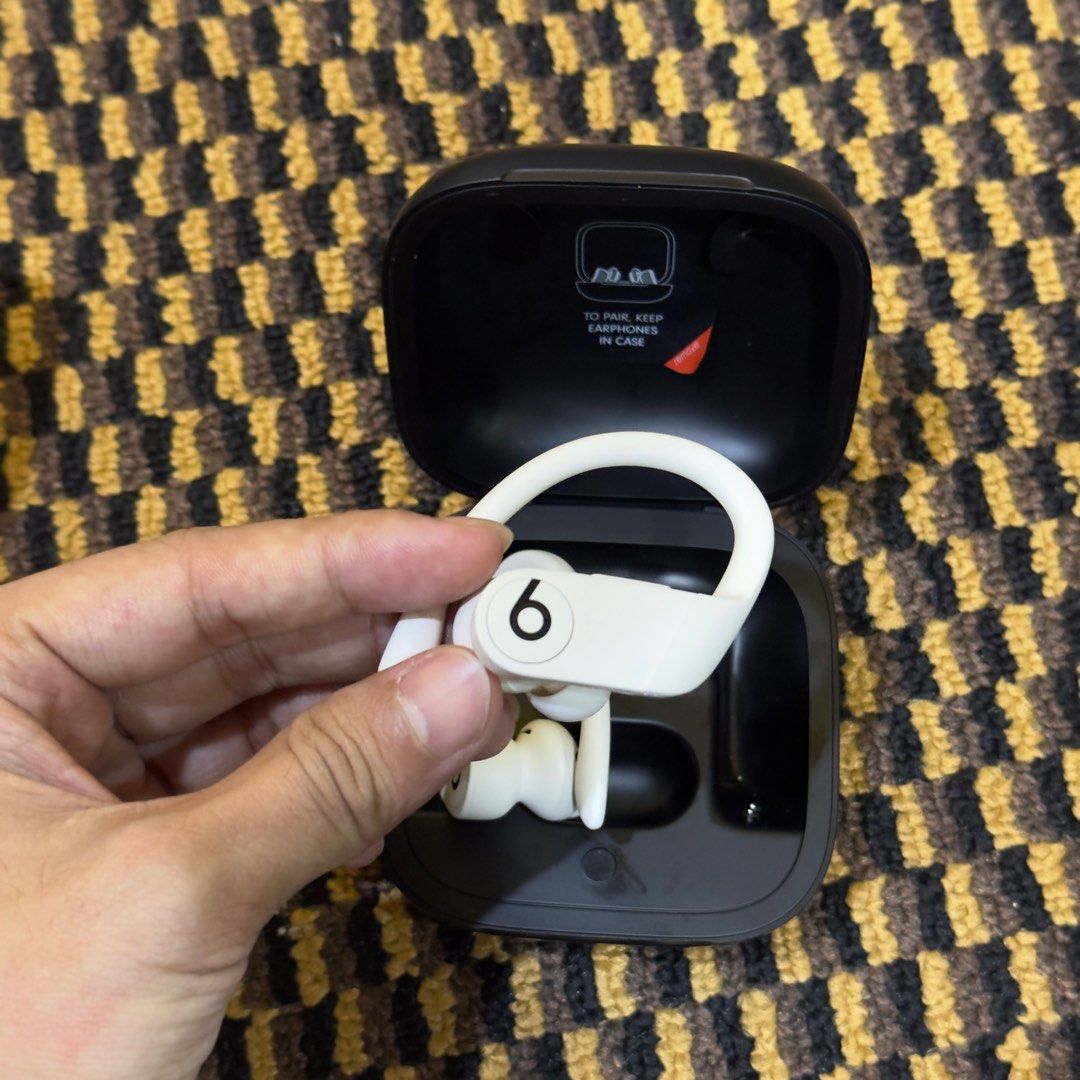 Powerbeats pro second hand best sale