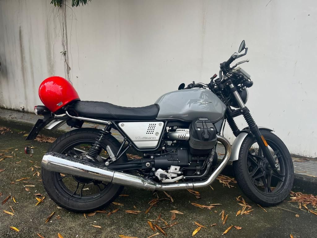 Moto guzzi v7 outlet milano for sale