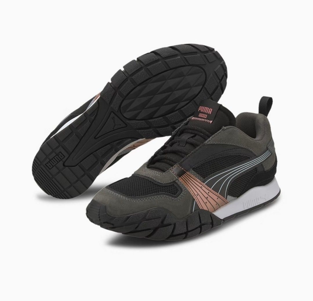 All black discount womens trainers