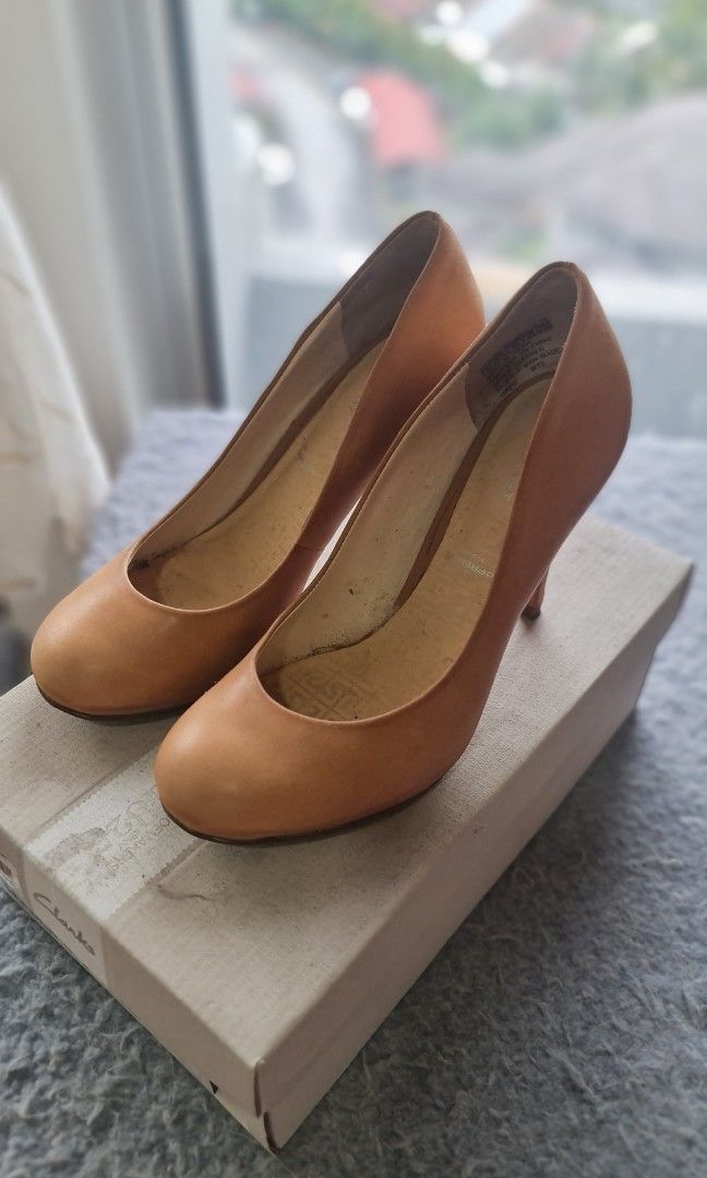 Rockport heels nice light brown colour Women s Fashion