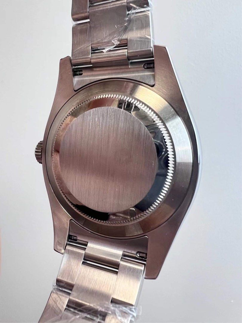 ROLEX 2018 AIRKING 40mm (Category: Luxury Watches) located in Pasig City. Submitted by Watchaholics (Listing ID 1281579014, Image 2). Description: ROLEX 2018 AIRKING 40mm -Model 116900 -Year model 2018 -Discontinued - limited edition piece 9.5/10 Almost brand new condition (excellent used condition) -Complete full set For 399k You may DM or contact @ 09615077138 Thanks admin😉.