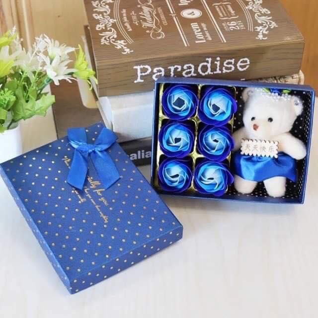 Rose Gift Box (Category: Flowers & Bouquets) located in Cainta. Submitted by iubelle (Listing ID 1281536863, Image 3). Description: Rose Gift box (bear not included) Add 50ph for fairy light warm or RGB.