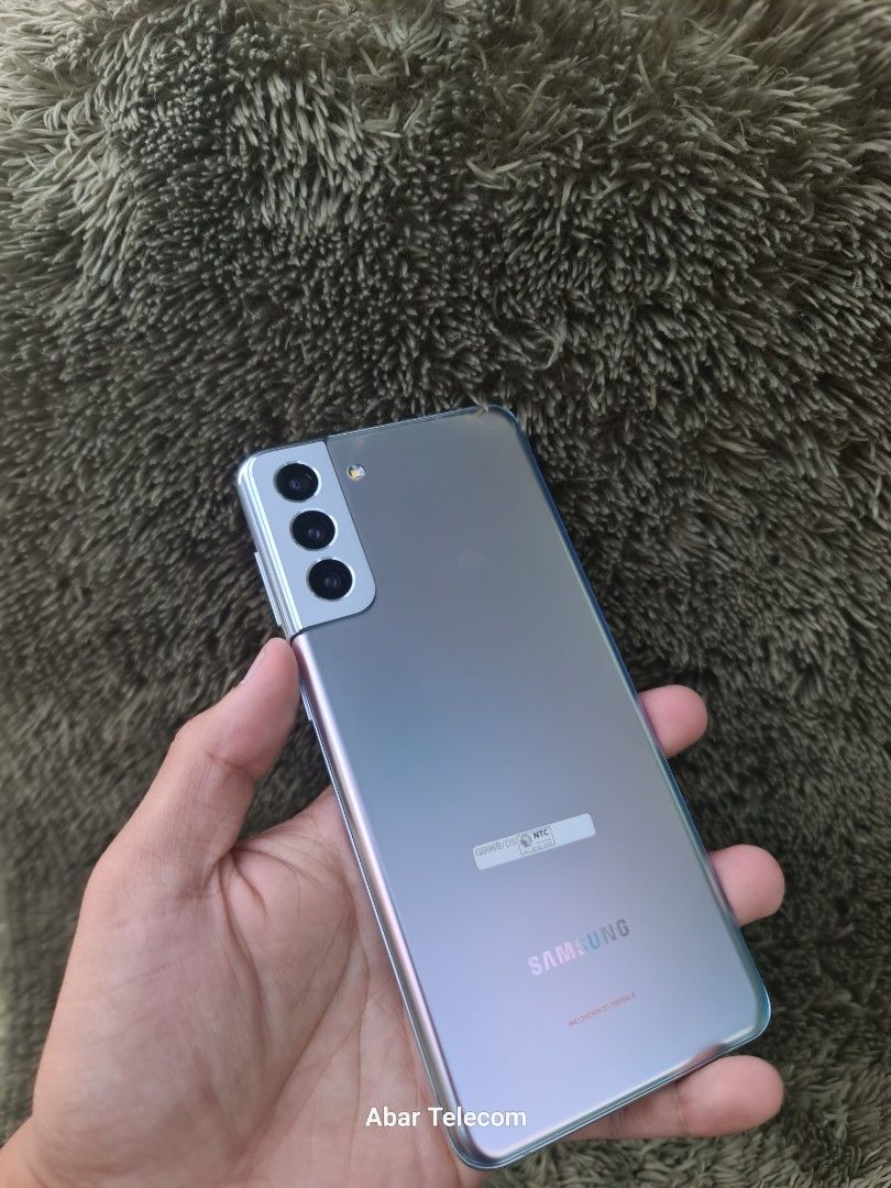 Samsung S21 plus 5G (Category: Samsung) located in San Mateo. Submitted by clevershark_6ab73a (Listing ID 1281524443, Image 2). Description: Samsung S21 plus 5G 8/128GB 13500 8/256GB 14k Dynamic AMOLED 2X, 120Hz, HDR10+, 1300 nits (peak) Size 6.7 inches, 107.8 cm2 (~88.3% screen-to-body ratio) Resolution 1080 x 2400 pixels, 20:9 ratio (~394 ppi density) Protection Corning Gorilla Glass Victus Always-on display Android 11, upgradable to Android 14