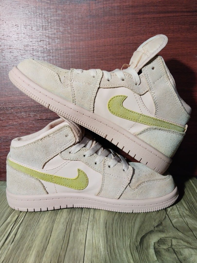 Sepatu Aj1 mid Coral Gold Kids Size 35